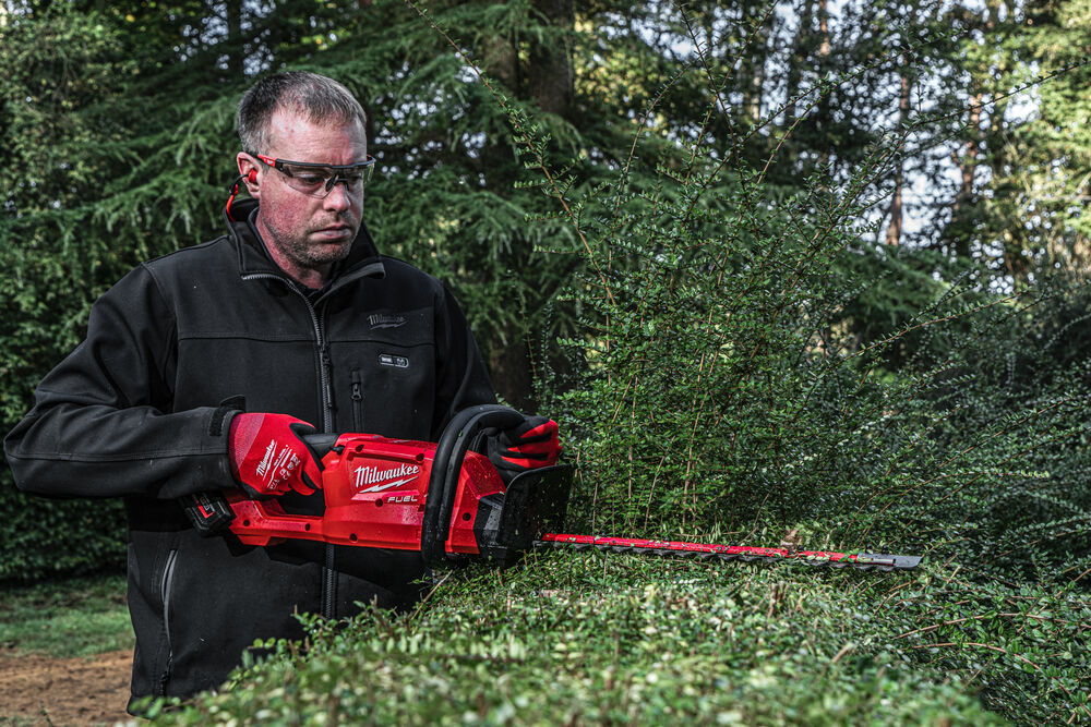 Milwaukee M18 FHT45-802 45cm aku plotostřih