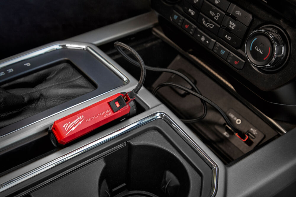 Milwaukee L4PPS-301 REDLITHIUM USB přenosný zdroj energie a nabíječka