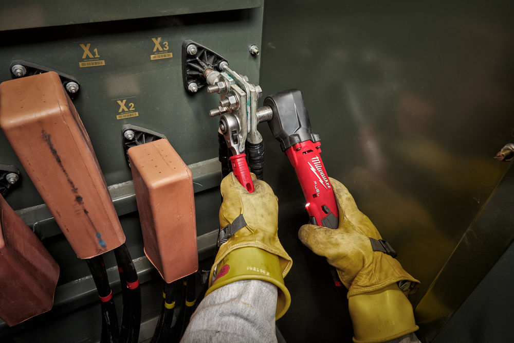 Milwaukee M12 FRAIWF12 - 1/2 PRAVOÚHLÝ RÁZOVÝ UTAHOVÁK - 300Nm