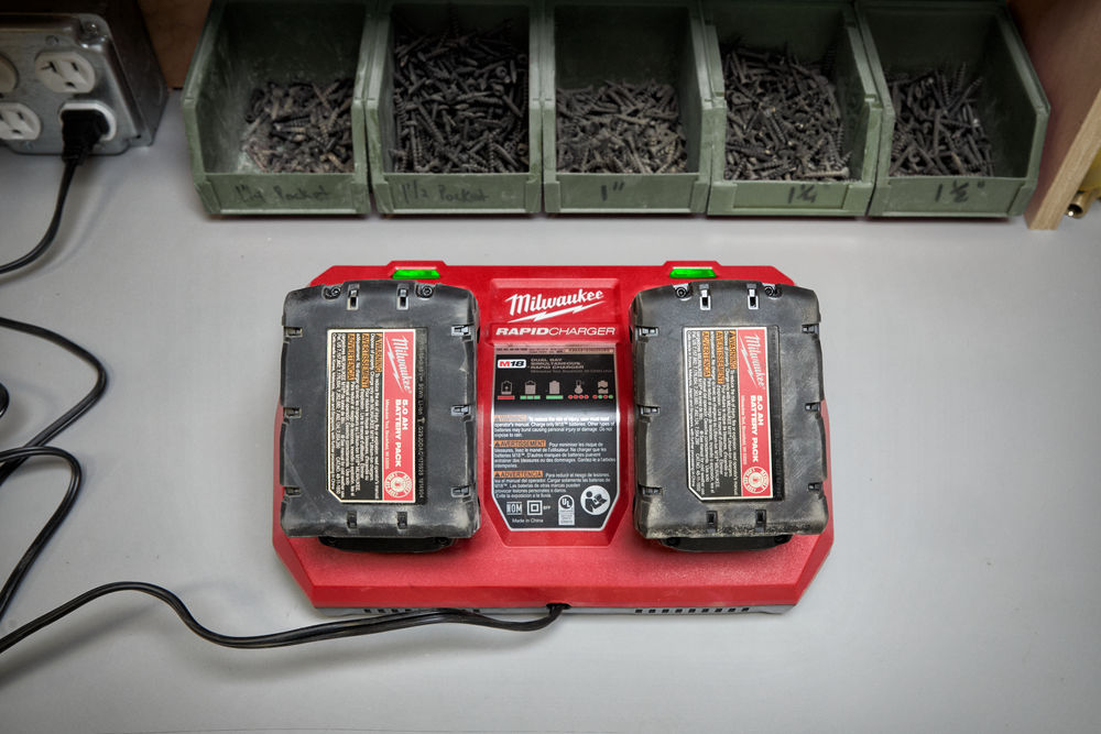 Milwaukee M18 DFC DUÁLNÍ RYCHLONABÍJEČKA