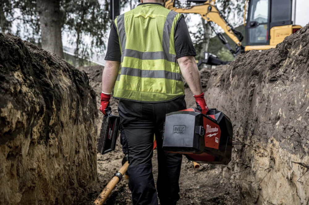 Milwaukee MXF EFP-802 Elektrofúzní svářečka - aku svářečka na PE trubky do 200 mm