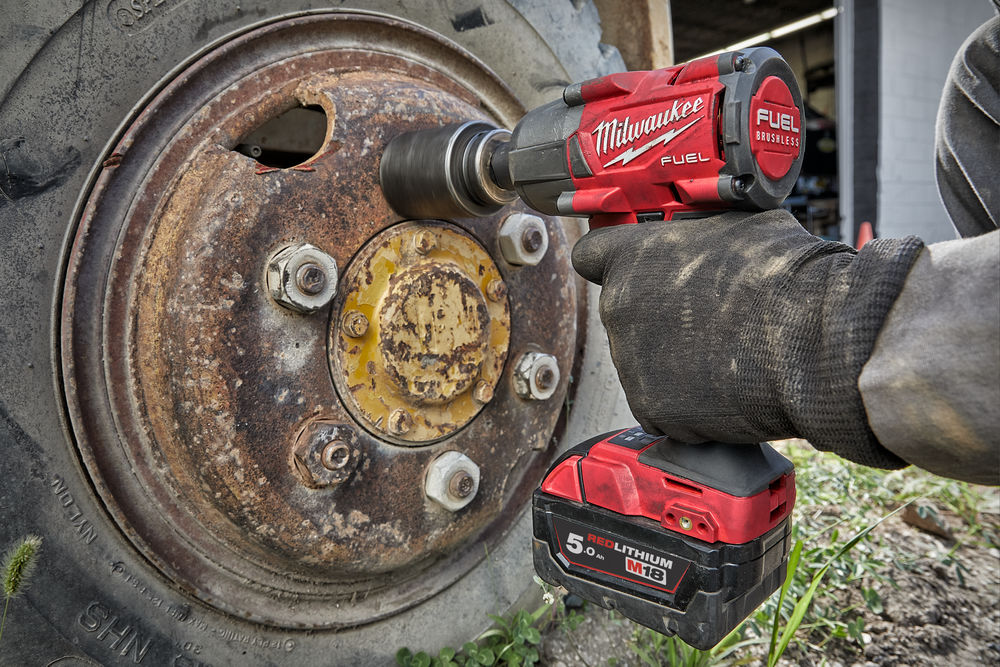 Milwaukee M18 FMTIW2P12-0X FUEL 1/2 Rázový utahovák, 881Nm, aretační čep