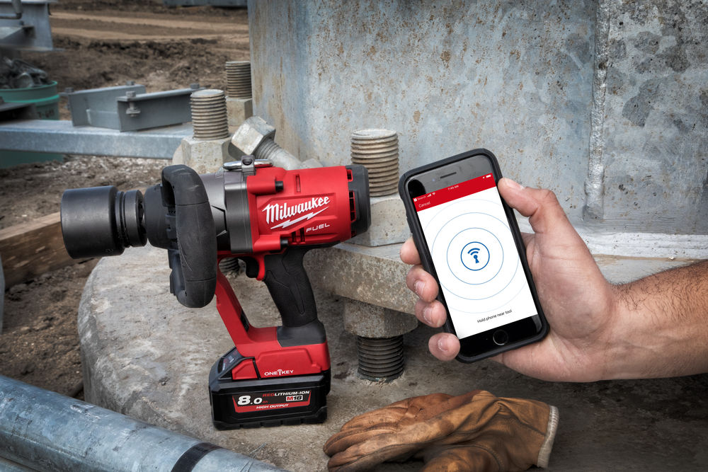 Milwaukee M18 ONEFHIWF1-802X ONEKEY FUEL 1˝ Rázový utahovák, 2400Nm, 2 x 8Ah