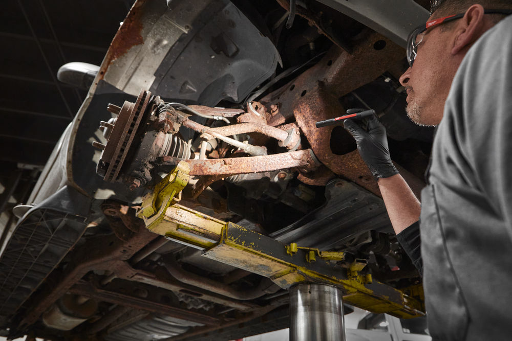 Milwaukee IR PL250 USB 250 LUMENŮ s integrovaným laserem