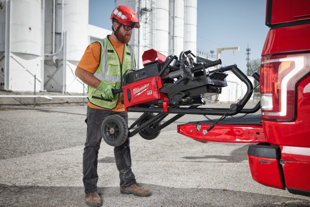 Milwaukee MXF PTR2-601 MX FUEL stacionární závitořez 2˝ s ONE-KEY