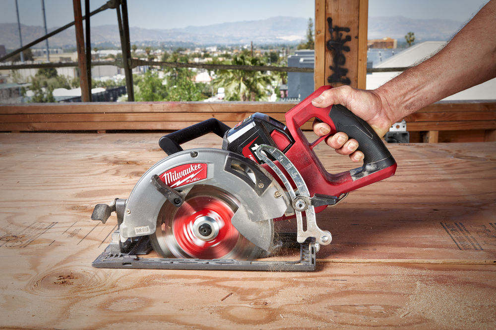 Milwaukee M18 FCSRH66-0 Okružní pila se zadní rukojeti, bez aku a nab.