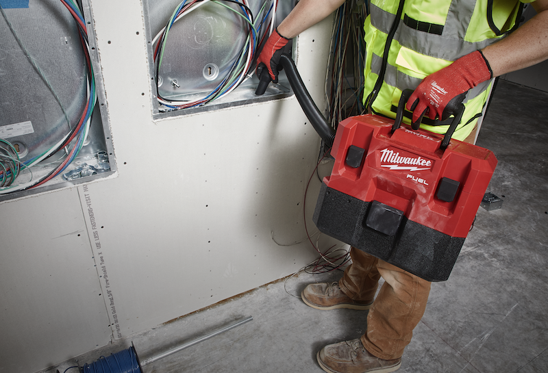 Milwaukee M12 FVCL-0 FUEL Vysavač pro mokré/suché vysávání