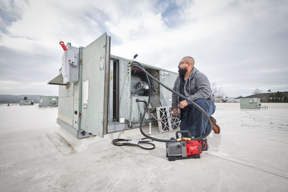 Milwaukee M18 FVP5-0 vakuové čerpadlo