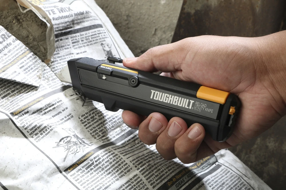 ToughBuilt Zatahovací nabíjecí nůž - 5 x čepel
