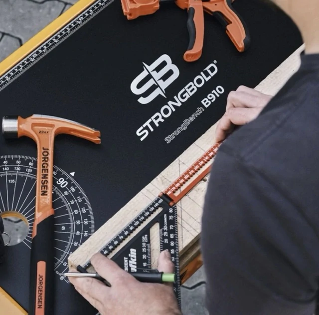 Multifunkční skládací stůl a plošina STRONGBOLD StrongBench B910