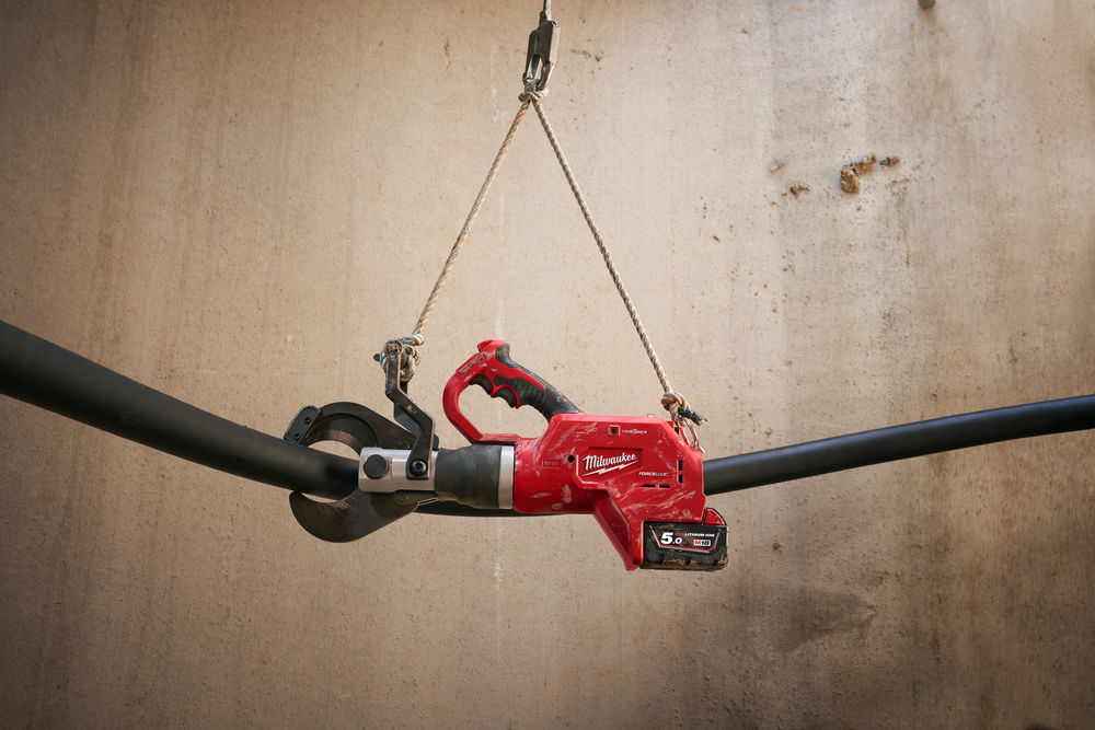 Milwaukee M18 HCC75-502C aku hydraulické nůžky na zemní kabely do průměru 75mm