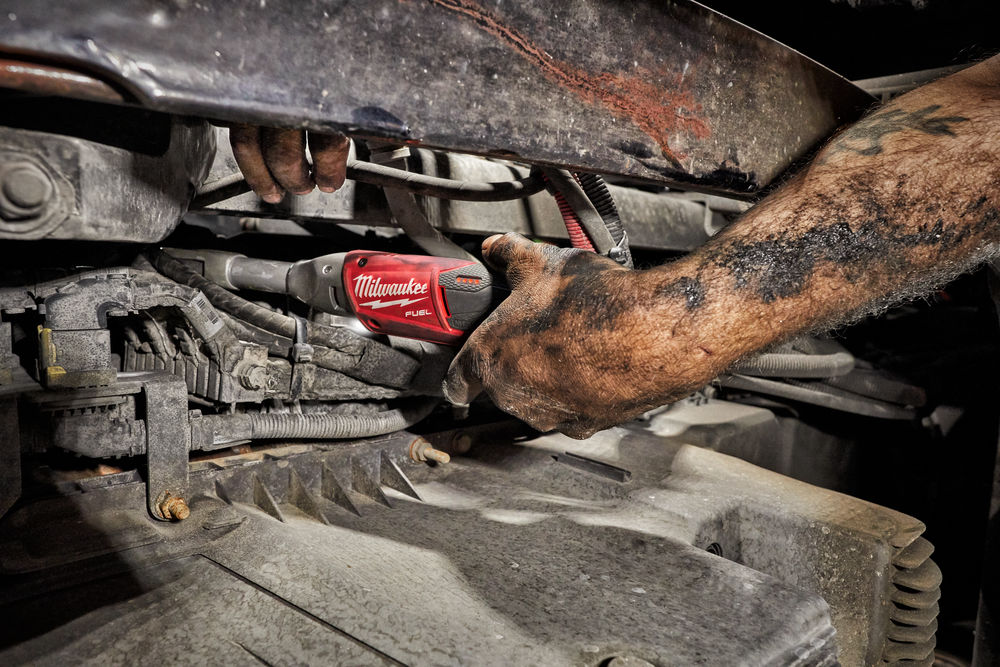 Milwaukee M12 FIR38LR-0 ⅜″ ráčna s prodlouženou hlavou