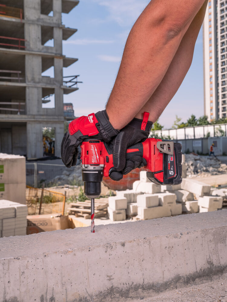 Milwaukee M18 BLPDRC-422C Kompaktní bezuhlíková příklepové vrtačka - 60,5 Nm