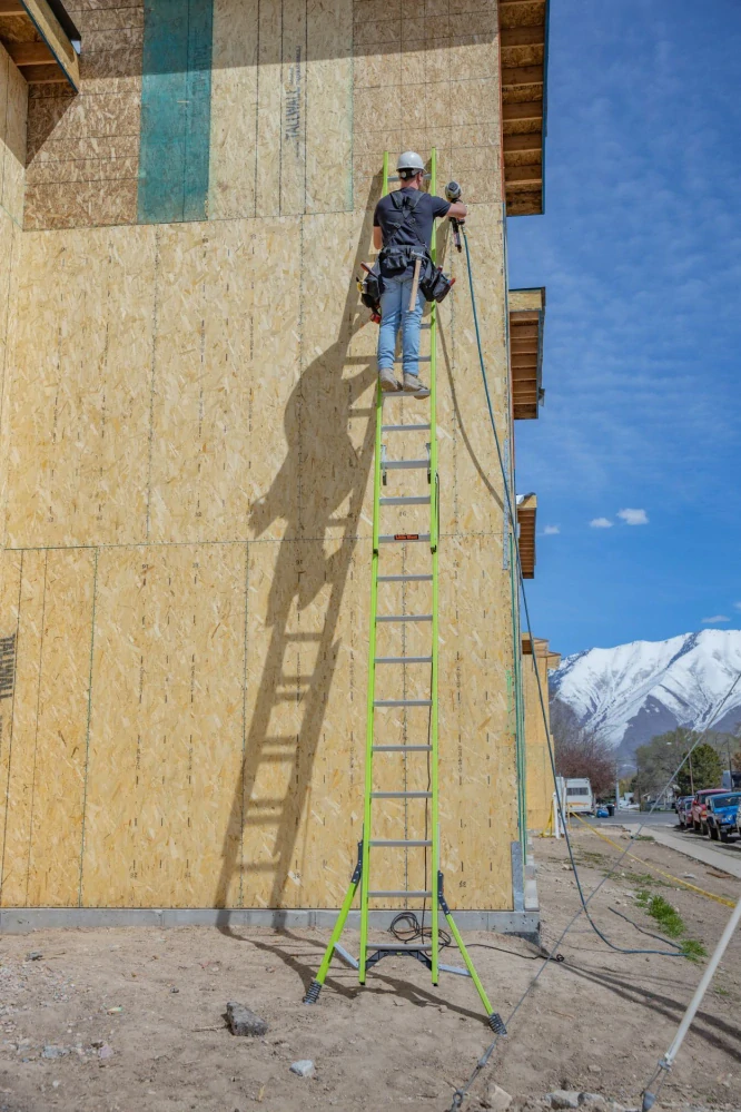 Little Giant - Sumostance 20 - Výsuvný žebřík s patentovanými vyrovnávacími nohami, ze skelných vláken Fiberglass nevodivý