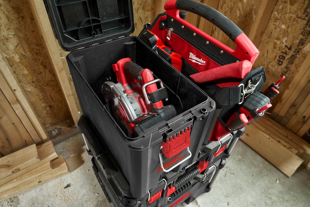 Milwaukee PACKOUT Kompaktní kufr na nářadí