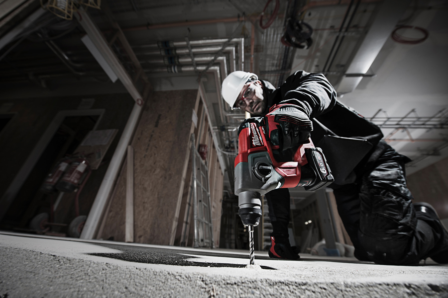 Milwaukee M12 CH-602X FUEL, kompaktní SDS-Plus kladivo, 2 x 6.0Ah