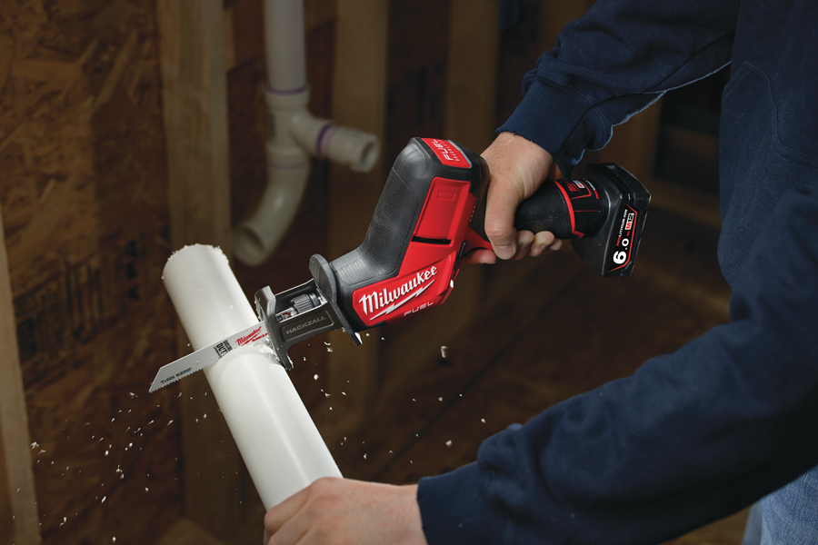 Milwaukee M12 CHZ-602X FUEL Aku pila na kov HACKZALL , 2 x 6.0Ah