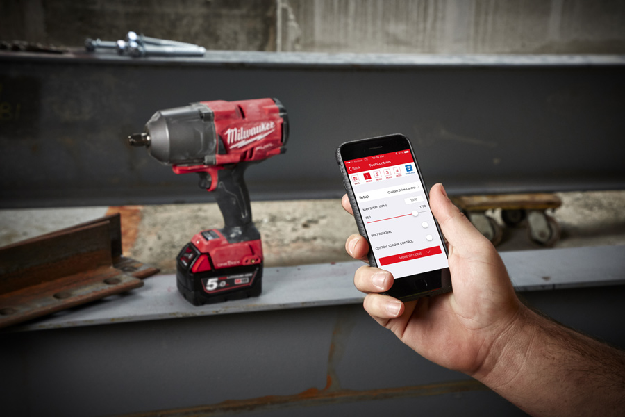 Milwaukee M18 ONEFHIWP12-502X ONEKEY FUEL 1/2  Rázový utahovák, 1491Nm, 2 x 5Ah, aretační čep