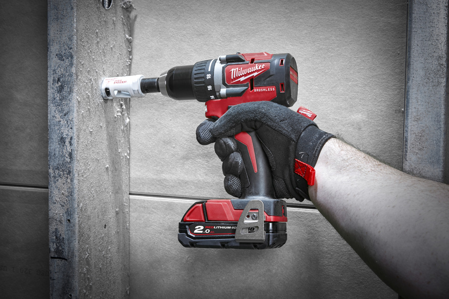 Milwaukee M18 CBLDD-202C KOMPAKTNÍ BEZUHLÍKOVÝ VRTACÍ ŠROUBOVÁK