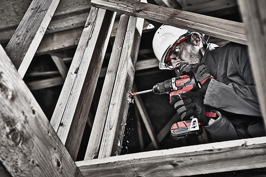 Milwaukee M18 CBLPD-202C KOMPAKTNÍ PŘÍKLEPOVÁ BEZUHLÍKOVÁ VRTAČKA