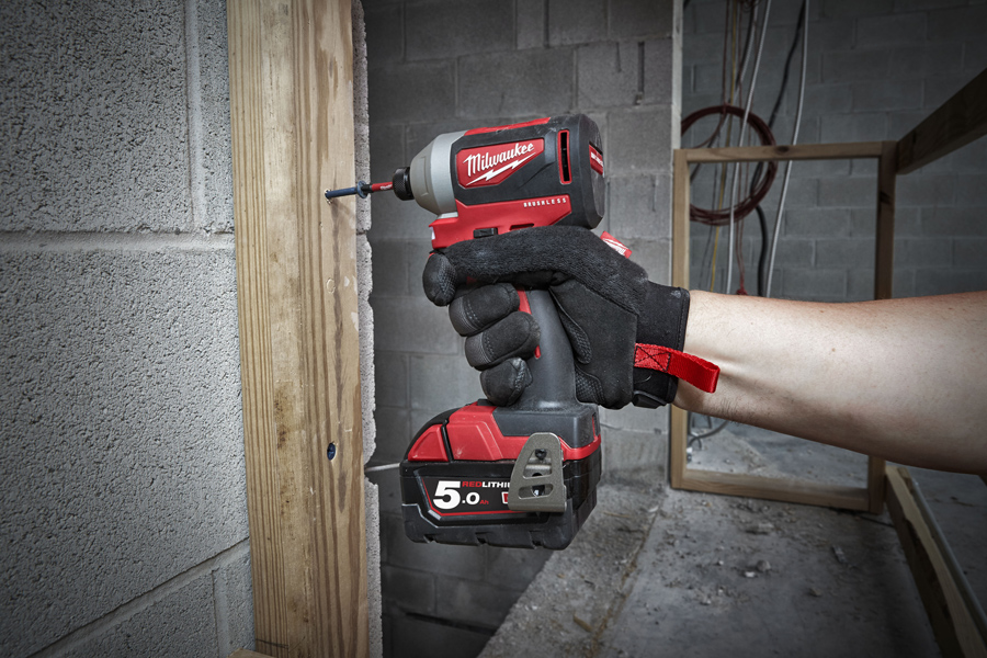 Milwaukee M18 BLID2-502X Hex Rázový utahovák, 180Nm, 2 x 5Ah