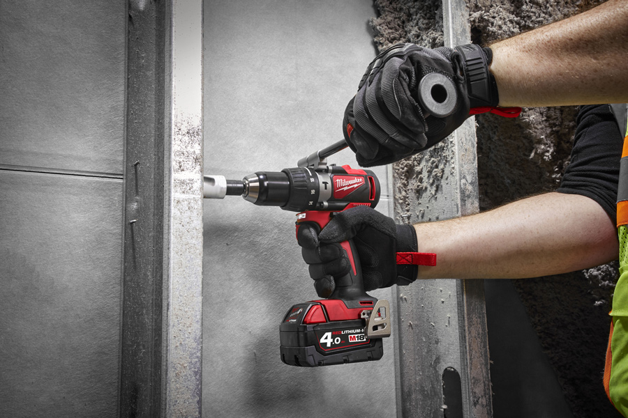 Milwaukee M18 BLPD2-402X BEZUHLÍKOVÁ PŘÍKLEPOVÁ VRTAČKA