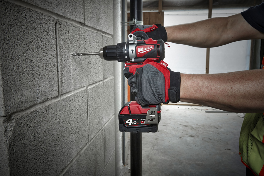 Milwaukee M18 BLPD2-402X BEZUHLÍKOVÁ PŘÍKLEPOVÁ VRTAČKA