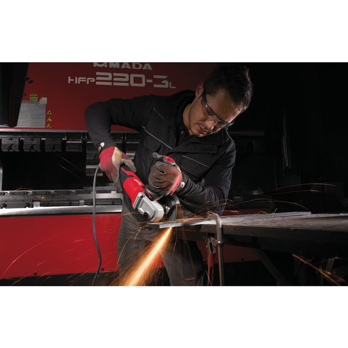 Milwaukee AGV 15-150 XC Úhlová bruska pr.150 mm / 1550 W
